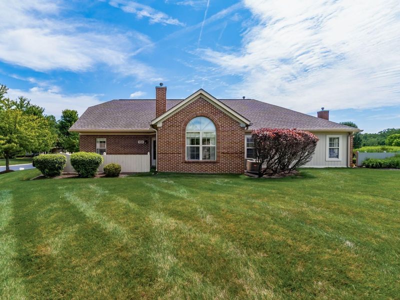 5568 Meadowood Lane , Westerville, OH 43082 Photo 2