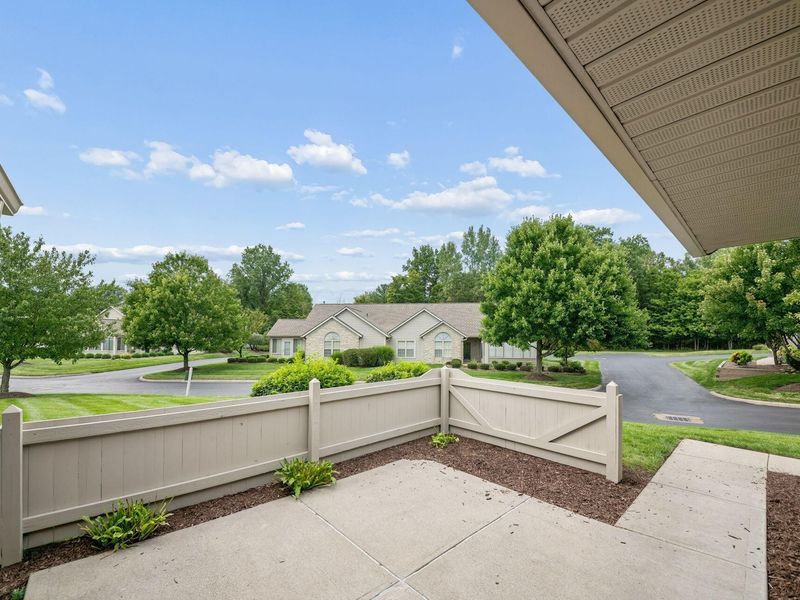 5568 Meadowood Lane, Westerville, OH 43082 Photo 3