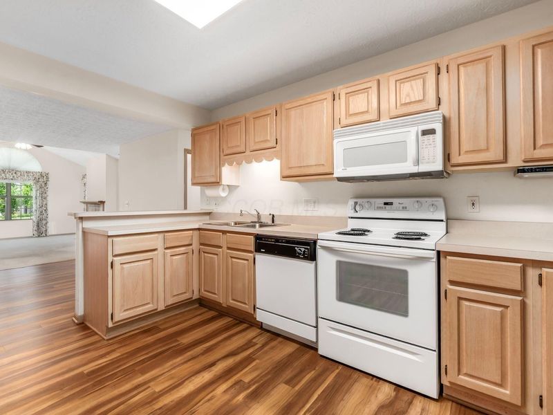 5568 Meadowood Lane , Westerville, OH 43082 Photo 8