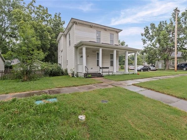 417 W 2nd Street, Ottawa, KS 66067