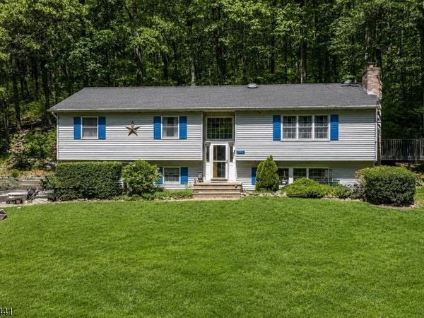 723 Harmony Brass Castle Rd, Harmony, NJ 08865