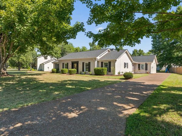 1006 Boxwood Dr, Franklin, TN 37069