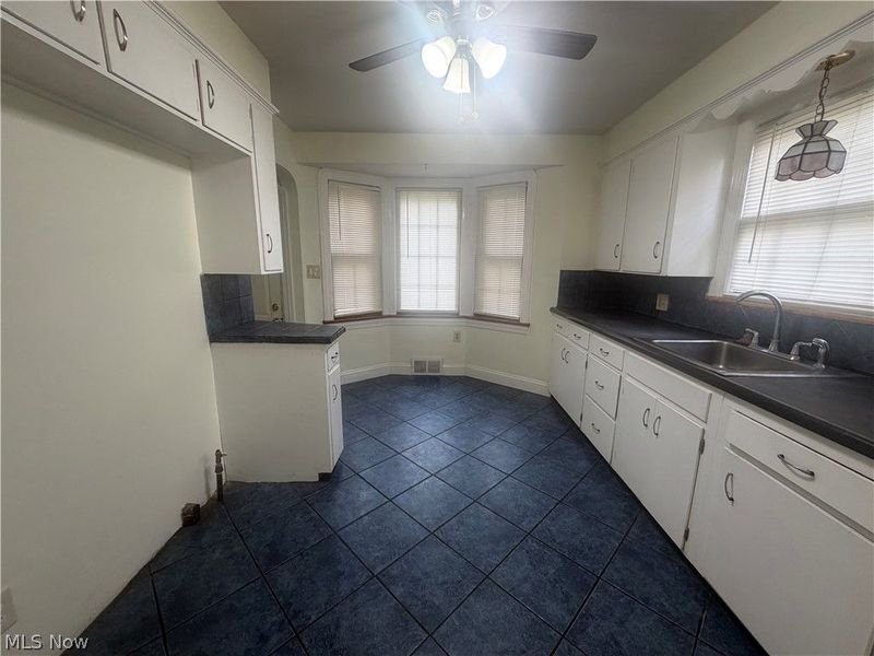 428 W Midlothian Boulevard , Youngstown, OH 44511 Photo 7