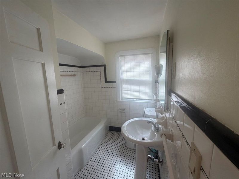 428 W Midlothian Boulevard , Youngstown, OH 44511 Photo 8