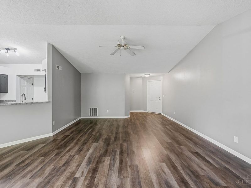 7905 Ramble View, Unit 5-302, Springfield Twp., OH 45231 Photo 12