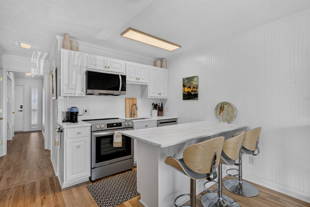 1300 Ocean Boulevard Photo 10