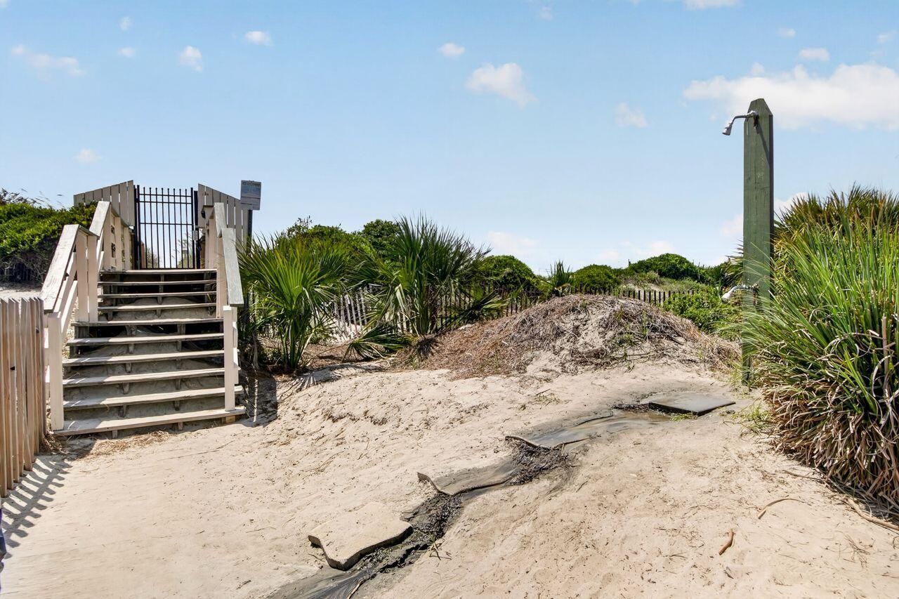 1300 Ocean Boulevard Photo 25