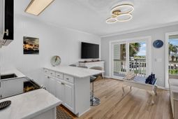 1300 Ocean Boulevard photo 4