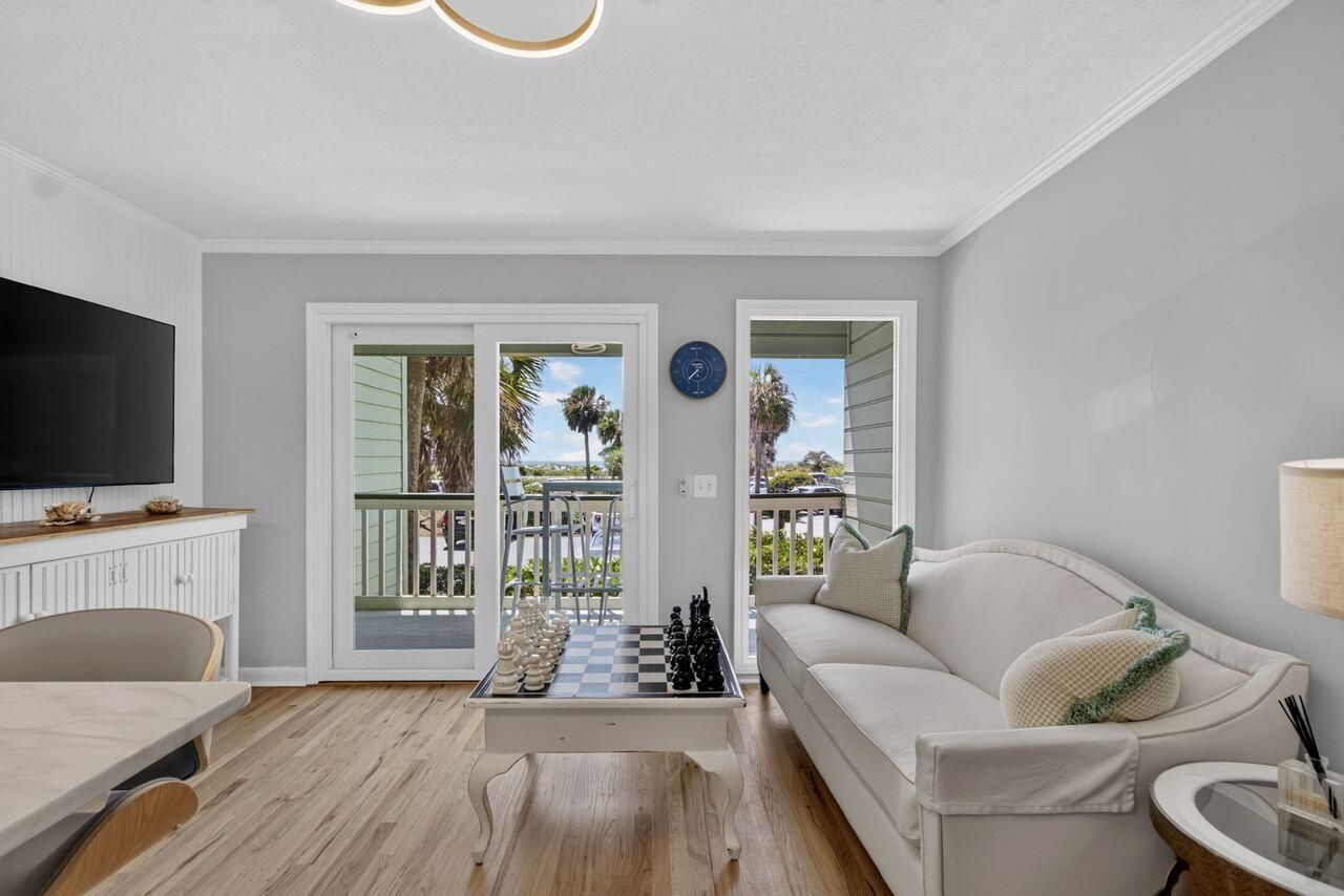 1300 Ocean Boulevard Photo 6
