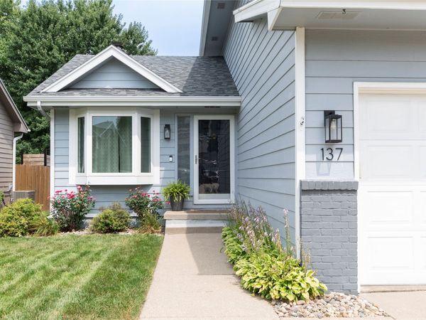 137 28th Court, West Des Moines, IA 50265