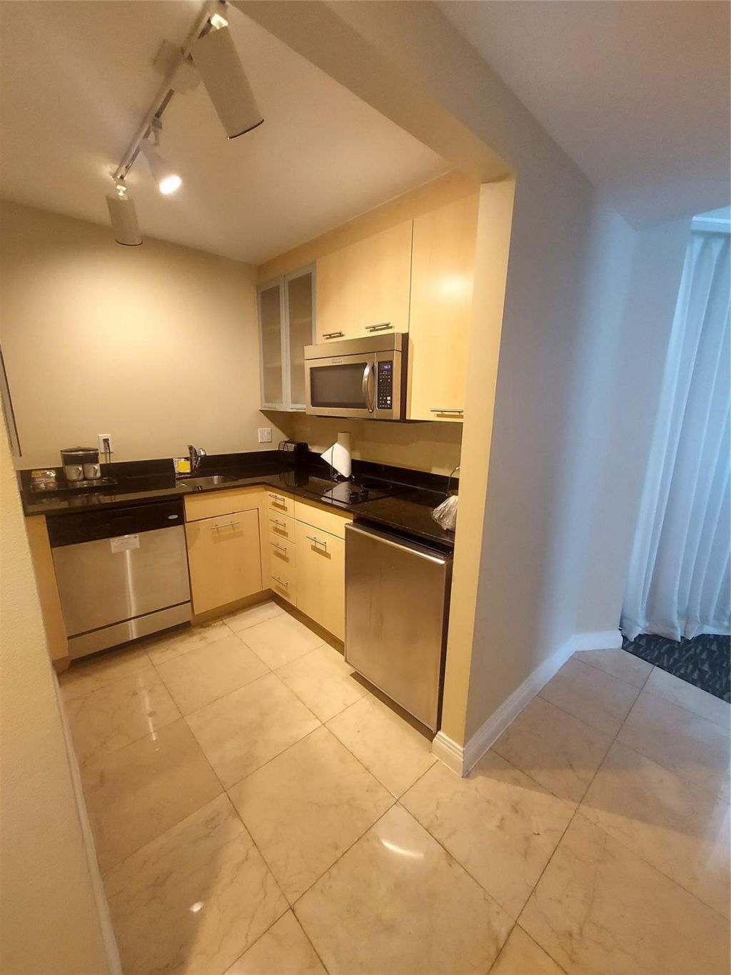 2670 E Sunrise Boulevard, Unit 301, Fort Lauderdale, FL 33304 Photo