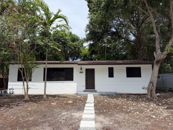 3611 SW 33rd Avenue, West Park, FL 33023