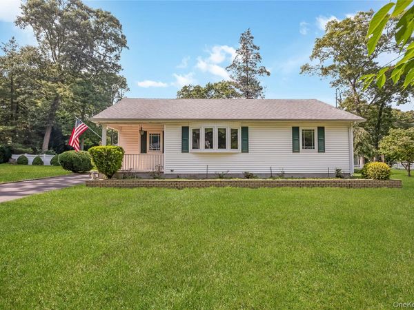 42 Pineacre Drive , Smithtown, NY 11787