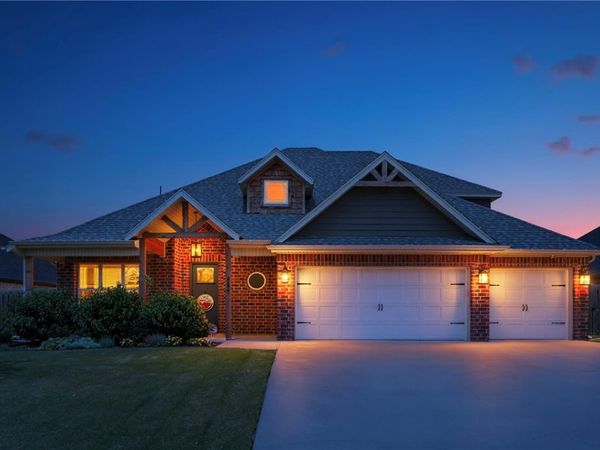 744 Verona Avenue , Tontitown, AR 72762