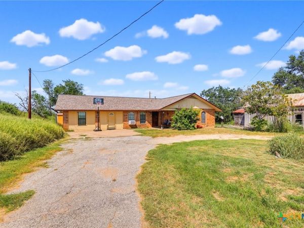150 Fm 1303 , Floresville, TX 78114