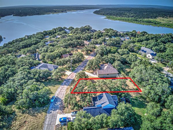 311 Bedford DR, Spicewood, TX 78669