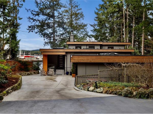 2250 Dolphin Rd , North Saanich, BC V8L 5Y7