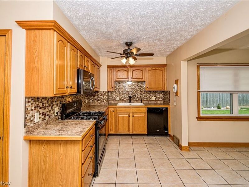 172 Davenport Avenue, Akron, OH 44312 Photo 7