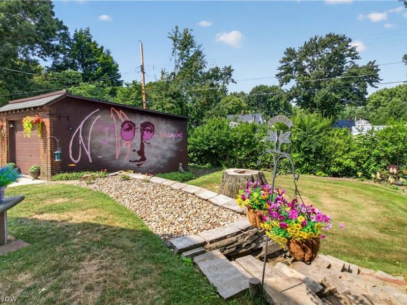 156 Woodhill Drive, Amherst, OH 44001 Photo 9