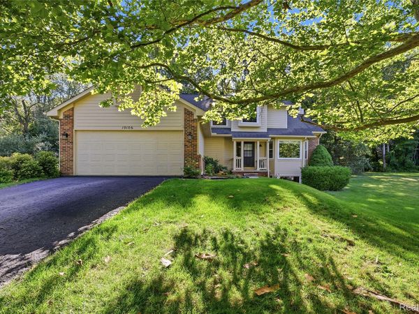 10106 Orchard Ridge Court, Springfield Township, Mi 48442