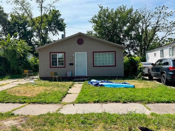 7200 Edgeton Street , Detroit, MI 48212
