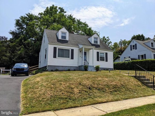 2844 2844 ELM COURT , ALLENTOWN, PA 18103