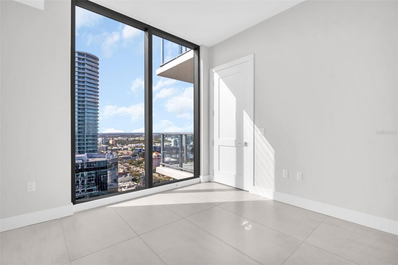 275 1st Avenue S, Unit 2807, Saint Petersburg, FL 33701 Photo