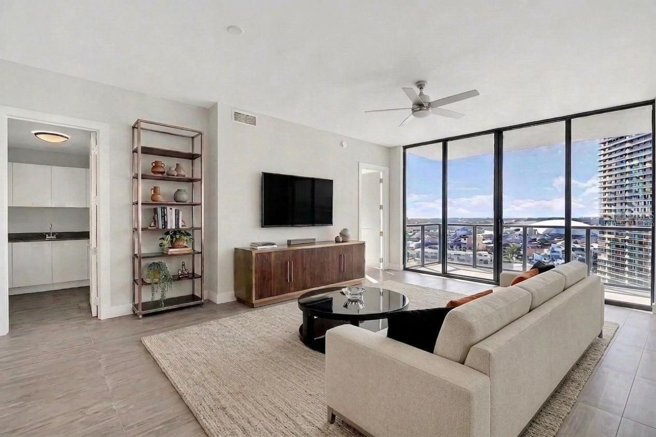 275 1st Avenue S, Unit 2807, Saint Petersburg, FL 33701 Photo