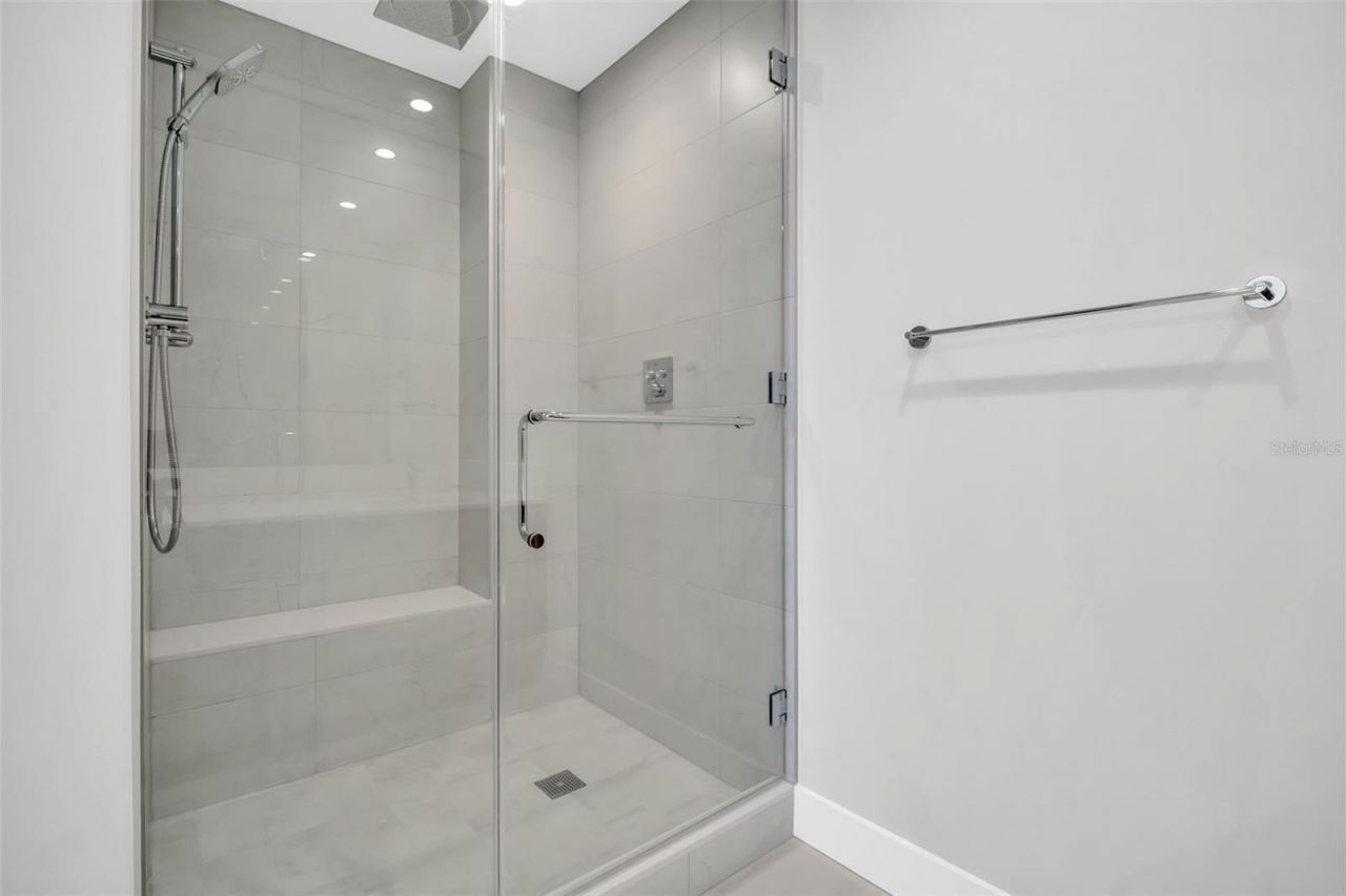 275 1st Avenue S, Unit 2807, Saint Petersburg, FL 33701 Photo