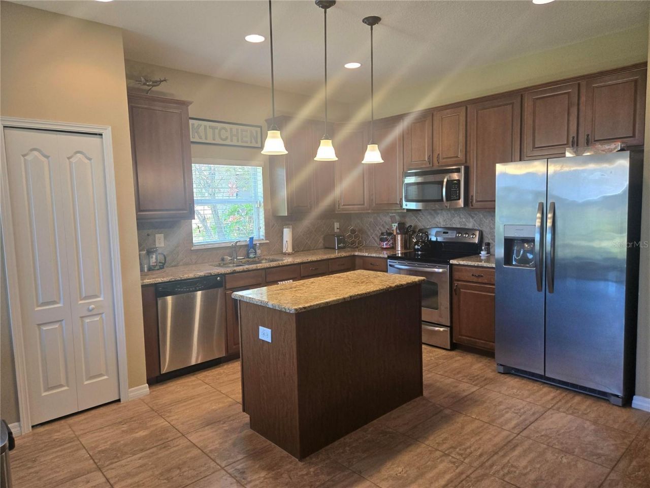 8451 Karpeal Drive, Sarasota, FL 34238 Photo