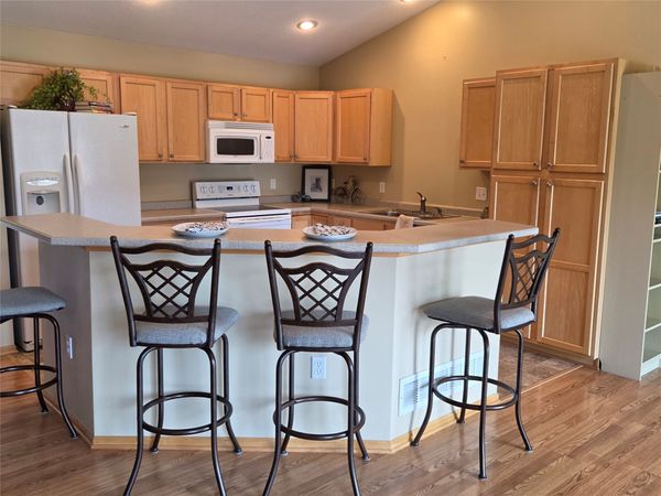 6117 NW 49th Street, Johnston, IA 50131