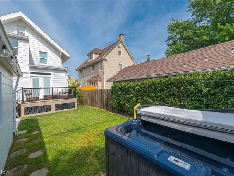 1225 Gladys Avenue , Lakewood, OH 44107 Photo 11
