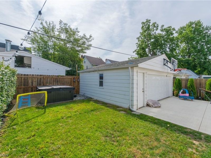 1225 Gladys Avenue , Lakewood, OH 44107 Photo 9