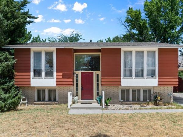 1352 W 2600 N, Clinton, UT 84015