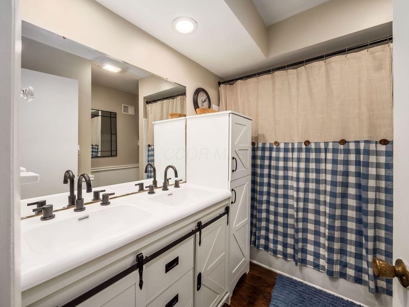 108 E Dublin Granville Road, Unit O, Worthington, OH 43085 Photo 26
