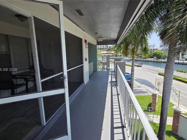 300 Layne Blvd , Unit 301, Hallandale Beach, FL 33009