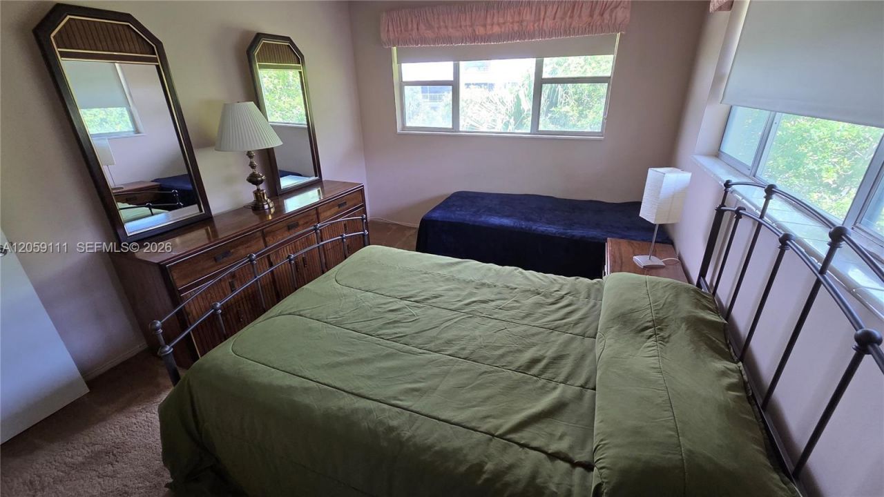 300 Layne Blvd, Unit 301, Hallandale Beach, FL 33009 Photo