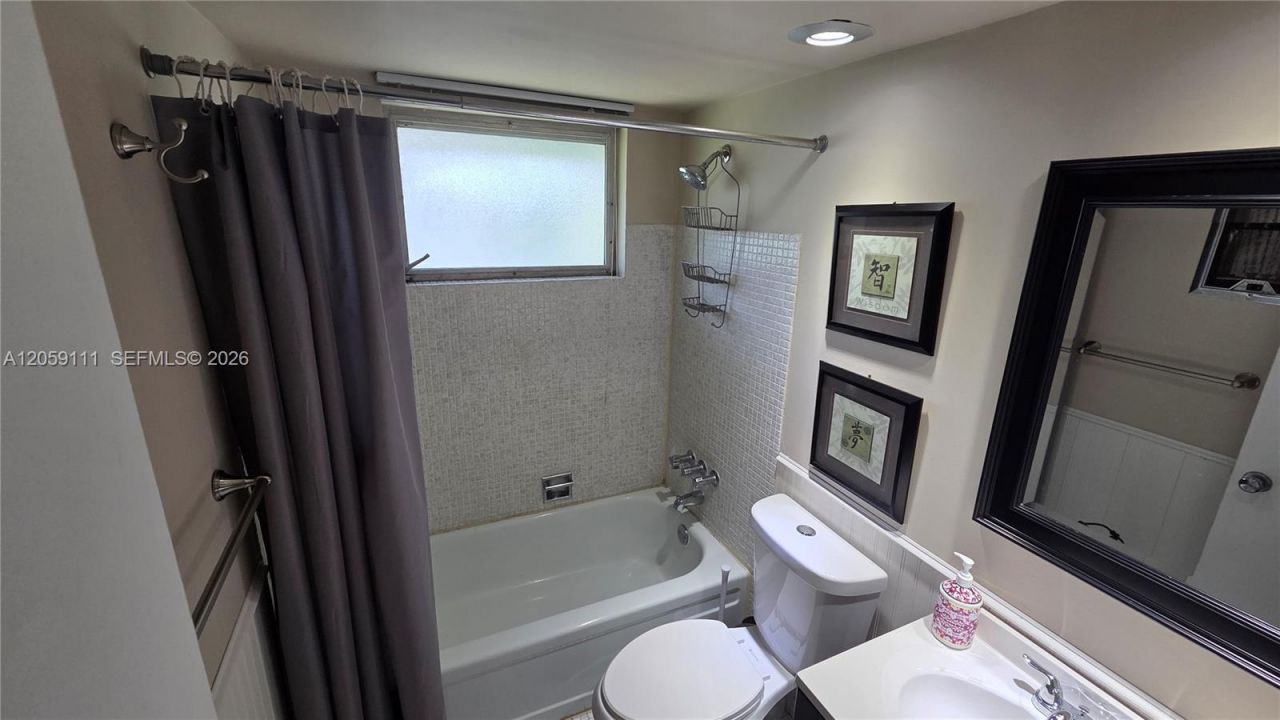 300 Layne Blvd, Unit 301, Hallandale Beach, FL 33009 Photo