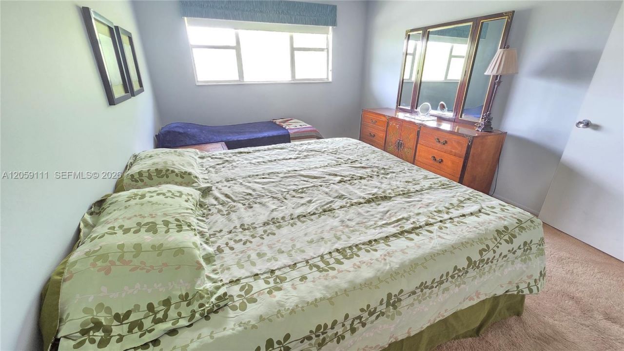 300 Layne Blvd, Unit 301, Hallandale Beach, FL 33009 Photo
