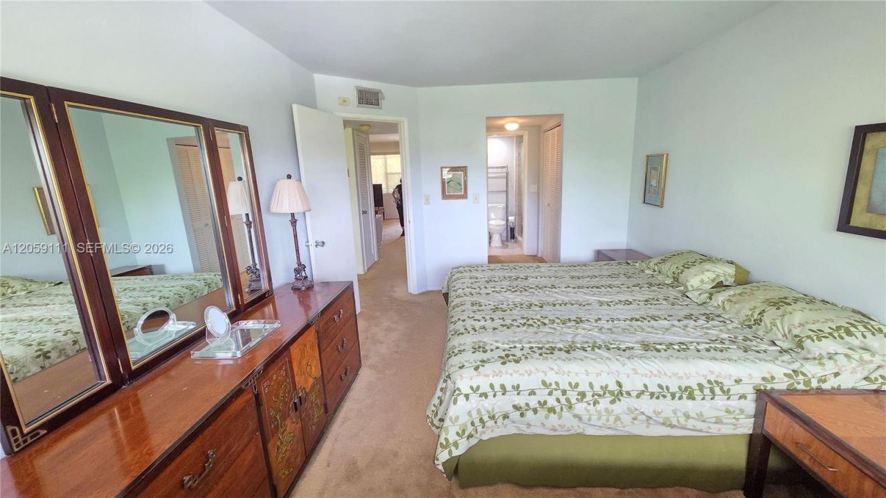 300 Layne Blvd, Unit 301, Hallandale Beach, FL 33009 Photo