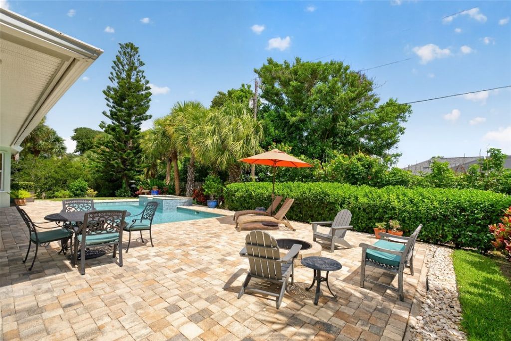 916 Pebble Lane, Vero Beach, FL 32963 Photo