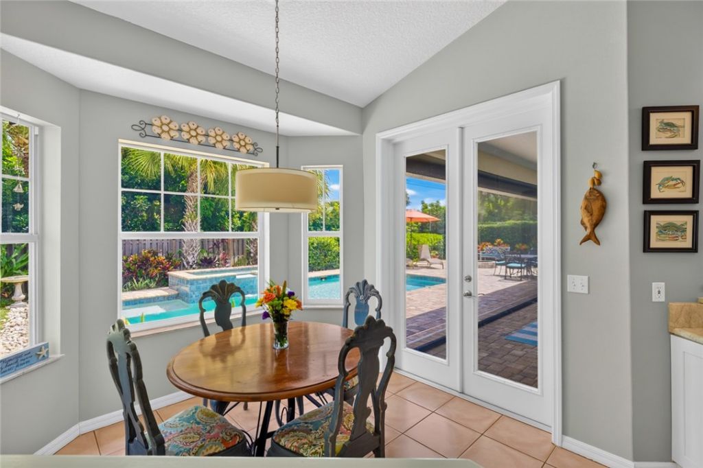 916 Pebble Lane, Vero Beach, FL 32963 Photo