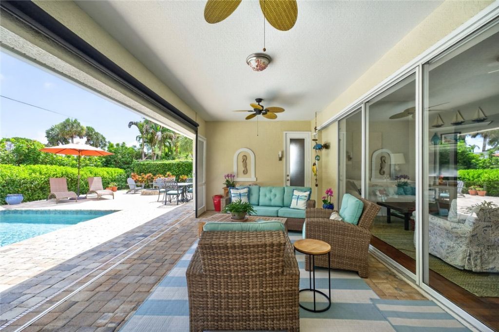 916 Pebble Lane, Vero Beach, FL 32963 Photo