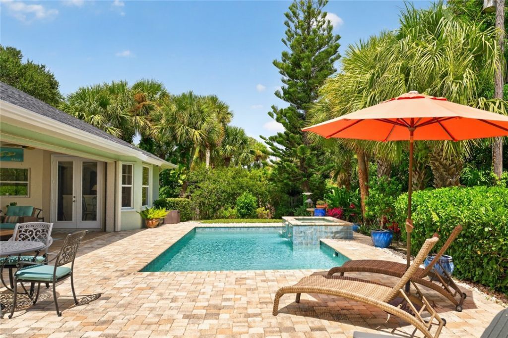 916 Pebble Lane, Vero Beach, FL 32963 Photo
