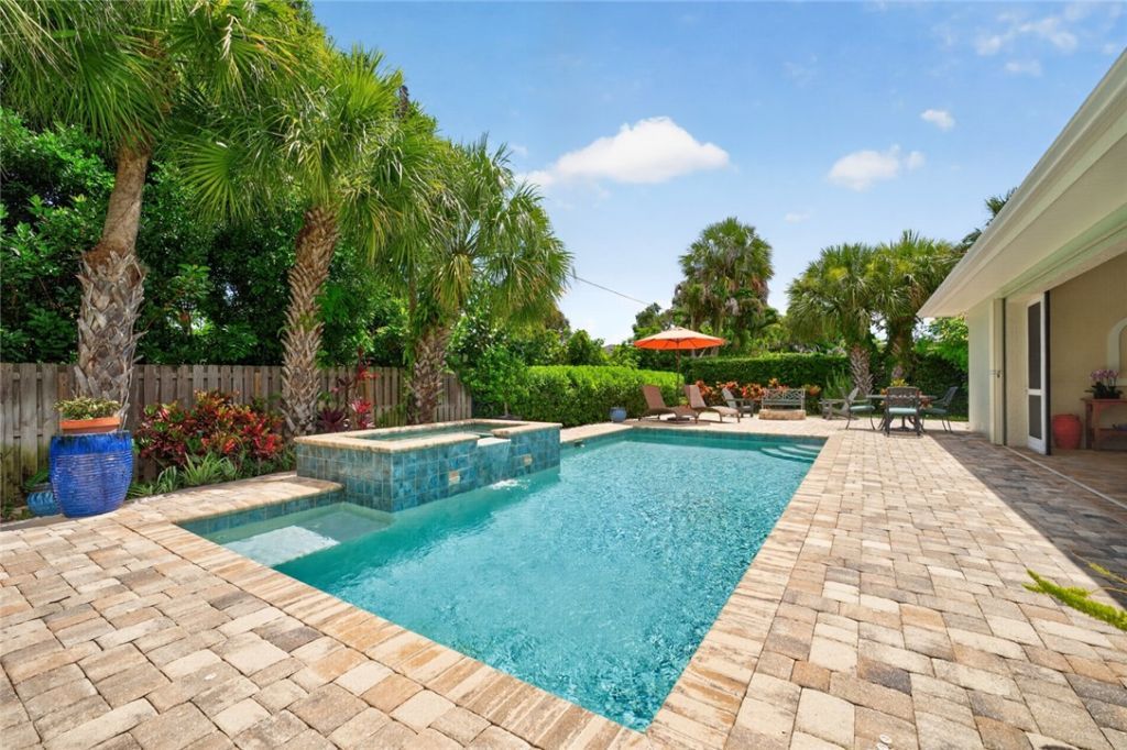 916 Pebble Lane, Vero Beach, FL 32963 Photo