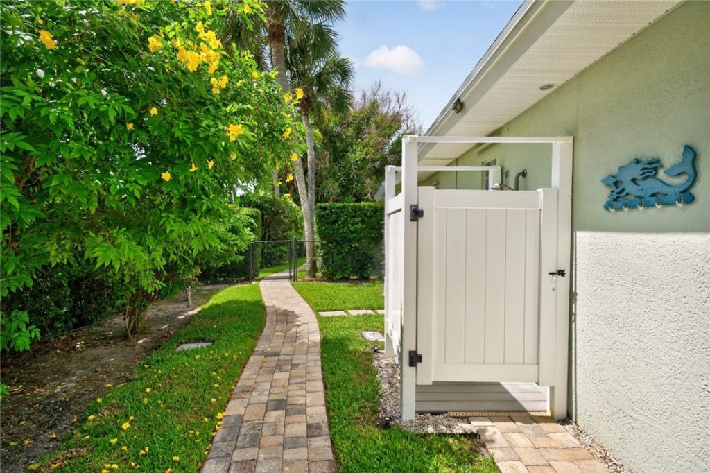916 Pebble Lane, Vero Beach, FL 32963 Photo