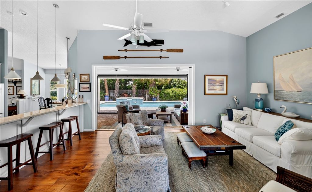 916 Pebble Lane, Vero Beach, FL 32963 Photo