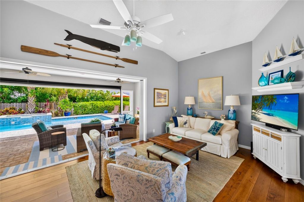 916 Pebble Lane, Vero Beach, FL 32963 Photo