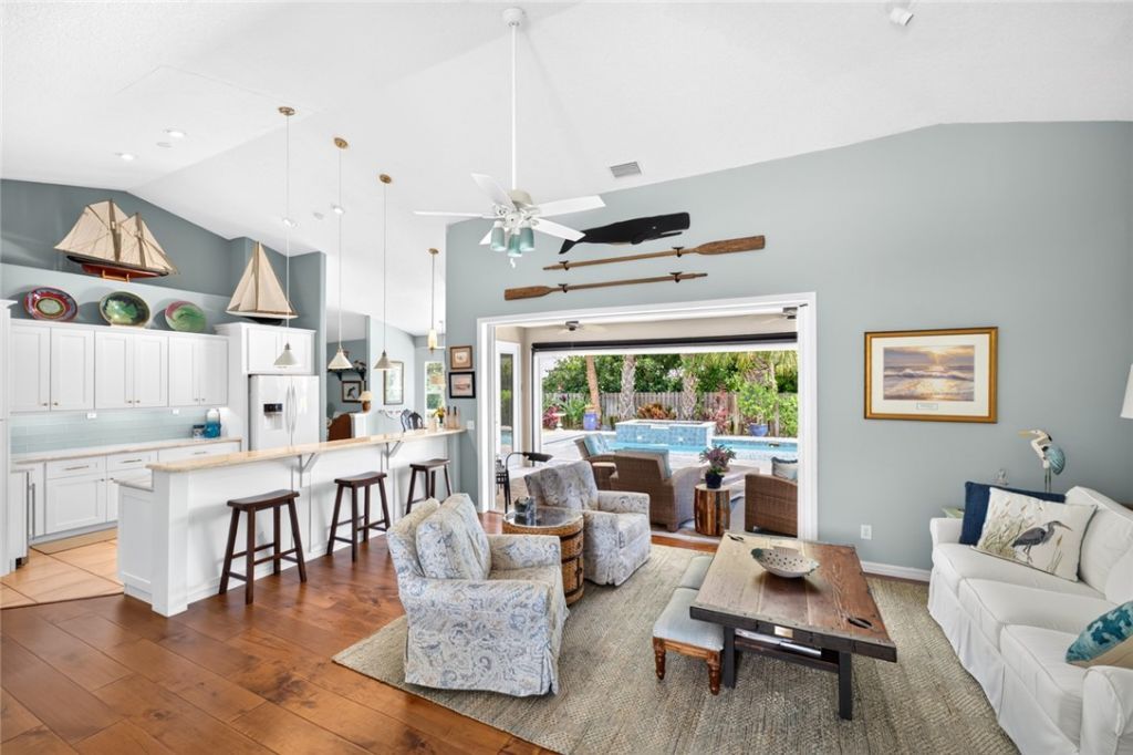 916 Pebble Lane, Vero Beach, FL 32963 Photo