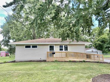975 PINE Street, Galesburg, IL 61401